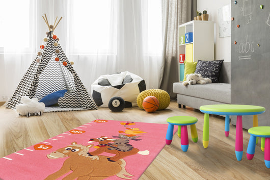 Lassen Sie Ihre Wohnträume wahr werden: Dieser bunte Motivteppich schafft eine fröhliche Atmosphäre und ist auch für Fußbodenheizungen geeignet.