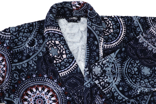 Vielseitige Größen: Erhältlich in verschiedenen Größen, z.B. Small (S) bis Extra Large (XL), für die perfekte Passform.

