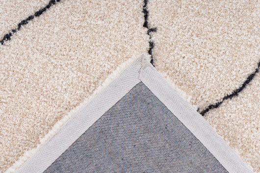 Der perfekte Blickfang für Ihr Ambiente: Investieren Sie in diesen exklusiven Designer Teppich aus hochwertigem Polyester.