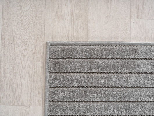Moderner Outdoor & Indoor Teppich (160x230 cm) in sanftem Beige mit 3D-Effekt. Hergestellt in der Türkei aus Polypropylen – strapazierfähig, UV-beständig und waschbar. Die perfekte Wahl für Wohnzimmer, Terrasse oder Veranda.