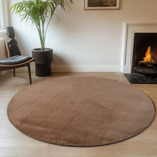 Hygienischer waschbarer Teppich: Halten Sie Ihr Zuhause sauber und frisch mit diesem leicht zu pflegenden, waschbaren Teppich in elegantem Mokka.