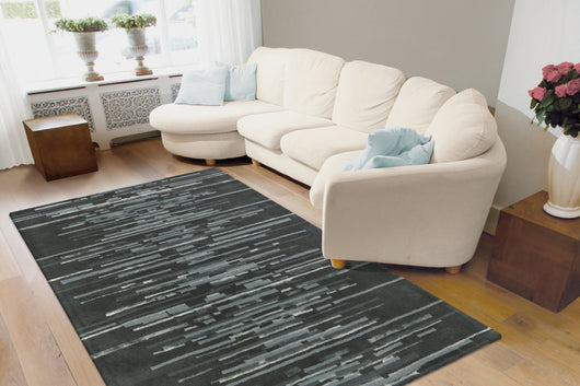 Die perfekte Ergänzung für ein stilvolles Zuhause: dieser elegante Kurzflorteppich ist auch für Fußbodenheizungen geeignet.