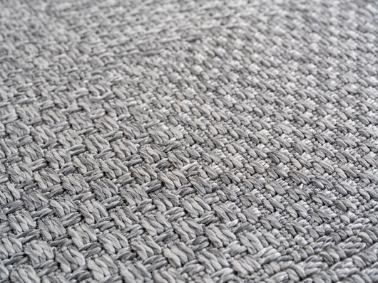 Hochflor Teppich in Beige im Schlafzimmer – weich, gemütlich und perfekt für warme Füße am Morgen.
