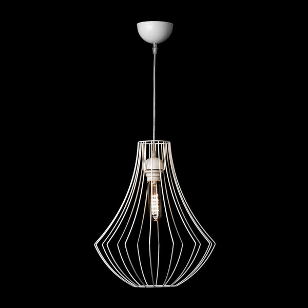 Die offene Form des Lampenschirms sorgt bei dieser minimalistischen Deckenlampe für wunderbare Lichteffekte im Raum.