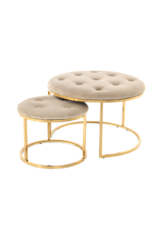 Diese Sitzhocker in Gold sind das perfekte Accessoire für ein modernes Interieur. Stylische und praktische Ergänzung für Ihr Wohnzimmer.