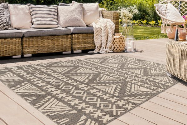 Teppich Outdoor Sale – Jetzt zuschlagen: Profitieren Sie von unserem Outdoor Teppiche Sale und bringen Sie mit dem Splash 525 Braun/Creme Gemütlichkeit nach draußen.