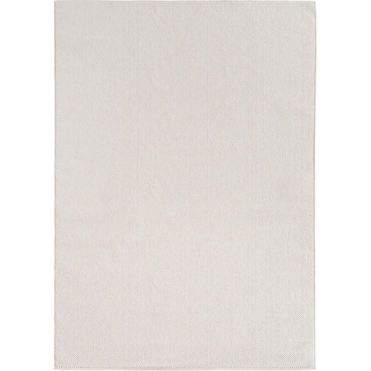 Dieser Waschbare Teppich (Pflegeleicht) ist zwar nicht maschinenwaschbar, aber Flecken können einfach mit einem feuchten Tuch behandelt werden. Der Kurzflor (7 mm) und das fusselarme Material sind ideal für Allergiker. Gemütlicher Komfort in neutralem Beige.

