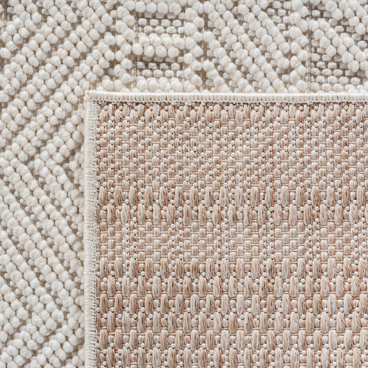 Wohnlicher Charme in hellen Farben: Verleihen Sie Ihren Räumen wohnlichen Charme mit den hellen Farben Silber, Creme und Beige. Der Teppich ist robust und komfortabel zugleich.

