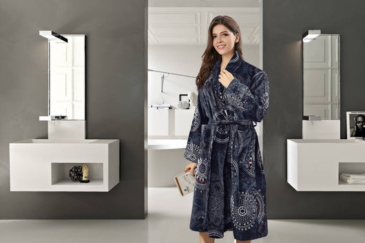 Langlebige Qualität: Baumwolle ist ein strapazierfähiges Material, das viele Waschgänge unbeschadet übersteht – wichtig für Bademode.

