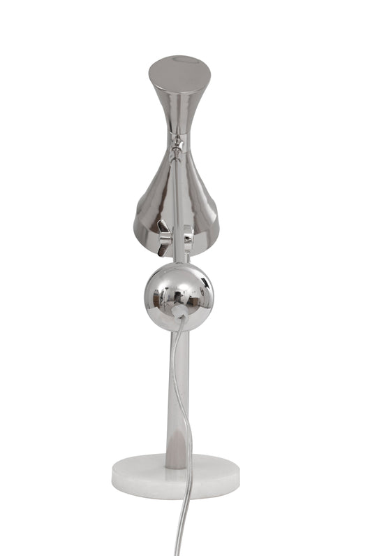 Ob als Leselampe oder Blickfang – die Lampe Cosima macht stets eine gute Figur im Skulpturen-Look.