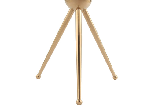 Dieser elegante Tisch kann sowohl als Beistelltisch im Wohnzimmer als auch als dekorativer Akzent im Esszimmer genutzt werden. Seine schlichte Form und die luxuriösen Materialien machen ihn zu einem vielseitigen Alleskönner.

