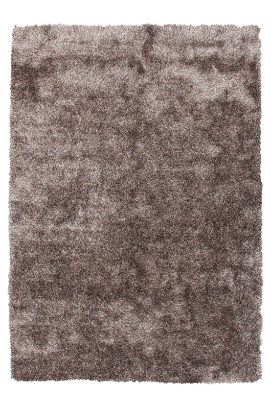 Die topmoderne Farbe Taupe und das schlichte Design machen diesen Teppich zum perfekten Kombinationswunder mit weichem Flor.