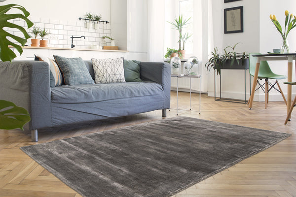 Handgeknüpfter Luxus für Ihr Zuhause: Entdecken Sie die Vielfalt unserer eleganten Teppiche.