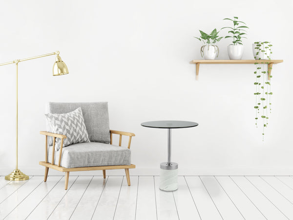 Ein Beistelltisch ist ein absolutes Muss für jedes stilvolle Wohnzimmer. Der Beistelltisch Lana 125 mit seiner eleganten Marmor-Optik und Glasplatte passt perfekt in jedes moderne Zuhause. Mit einem Durchmesser von 46 cm und einer stabilen Glasplatte ist dieser Tisch nicht nur ein funktionales Möbelstück, sondern auch ein wahrer Hingucker. Verleihen Sie Ihrem Raum mit diesem modernen Beistelltisch einen Hauch von Luxus und Eleganz.