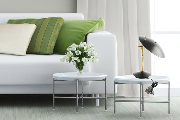 Die Tischlampe in extravagantem Design mit praktischem Kippschalter am Kabel.

Eine Tischlampe in extravagantem Design, die Funktionalität und Stil vereint.
