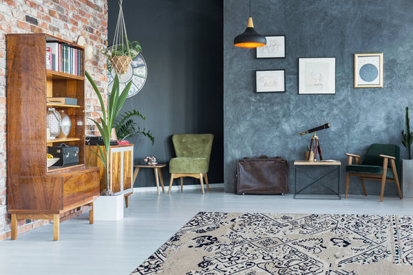 Holen Sie sich das angesagte Vintage-Flair nach Hause mit diesem stilvollen, Jacquard-gewebten Teppich.