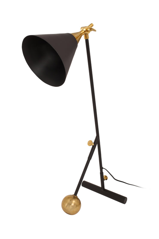 Die Leuchte im Factory-Design ist ein Beweis für exzellente Handwerkskunst und Qualität.

Schaffen Sie ein anspruchsvolles Ambiente mit dieser Tischlampe im Factory-Design.
