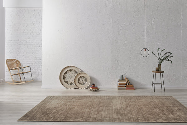 Einfarbiger Teppich mit 3D-Effekt: Der Teppich Design Klassiker Bridget 125 – schlicht und wirkungsvoll.