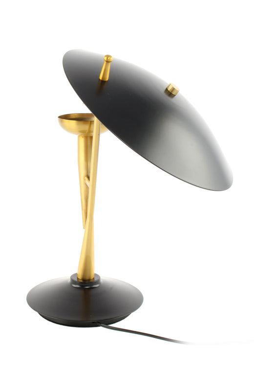 Sorgen Sie mit dieser Leuchte in extravagantem Design für eine harmonische Beleuchtung.