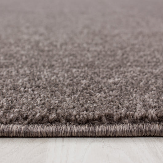 Teppich für Wohnzimmer – Mokka Farbe – Kurzflor Teppich aus Polypropylen 7000- Product vendor