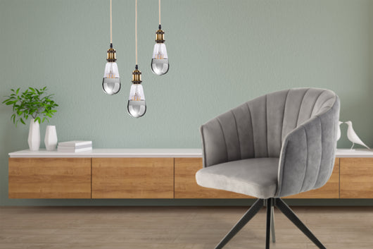 LED-Dekoration mit silbernem Kopf – stilvolle Beleuchtungsidee fürs Wohnzimmer