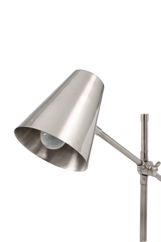 Mit ihrer handgefertigten Verarbeitung ist diese Lampe im schicken Factory-Design eine Investition in Stil und Langlebigkeit.