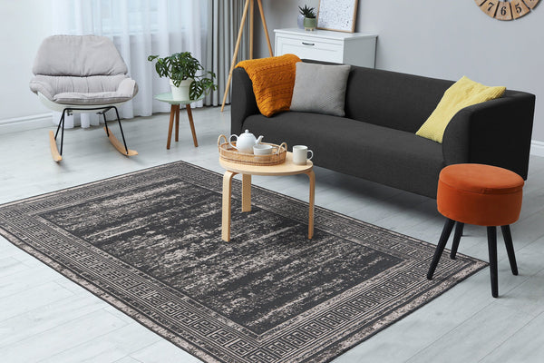 Ein stilvoller Teppich, der mit seinem faszinierenden Relief-Design einen visuellen 3D-Effekt erzeugt.