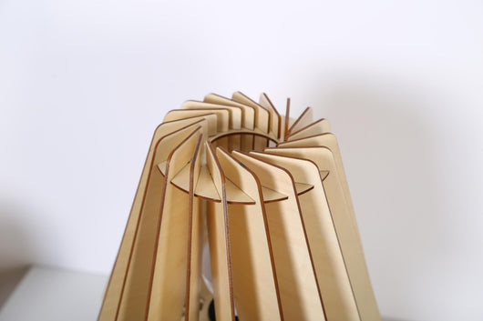 Esszimmer Tischlampe: Verleihen Sie Ihrem Essbereich das gewisse Etwas mit dieser eleganten Esszimmer Tischlampe.