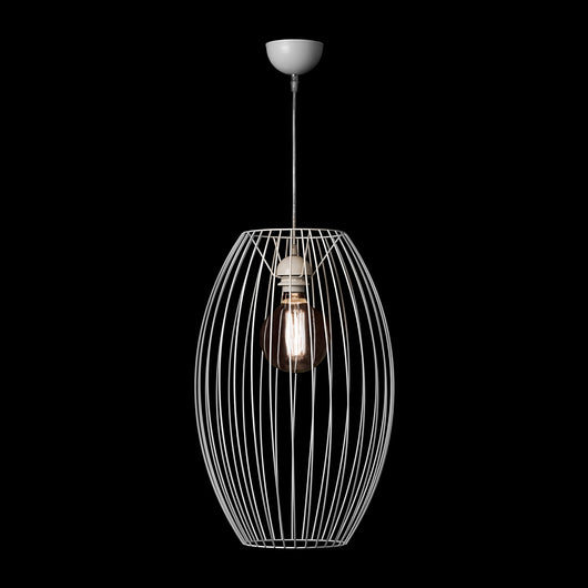 Mit ihrem minimalistischen Design und der stilvollen Form bringt diese Hängelampe Gemütlichkeit in Ihre Räume. Das Licht wird sanft gestreut, sodass eine warme und einladende Atmosphäre entsteht. Hüllen Sie Ihr Zuhause in einen attraktiven Look und genießen Sie das angenehme Licht.