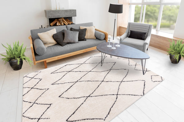 Qualität und Design vereint: Dieser exklusive Designer Teppich ist pflegeleicht, strapazierfähig und fußbodenheizungsgeeignet.