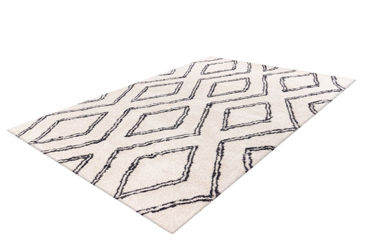 Der Teppich Modern Hochflor "Orlando 225" ist durch seine schlichte Gestaltung ideal, um ein wohnliches Ambiente zu schaffen. Der dicke Flor sorgt für Gemütlichkeit. Das dezente Rautenmuster mit Retro-Charakter macht diesen strapazierfähigen und pflegeleichten Teppich zum perfekten Bodenbelag.

