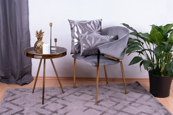 Perfekte Ergänzung: Harmonisiert ideal mit schlichten, unifarbenen Sofabezügen und Vorhängen.