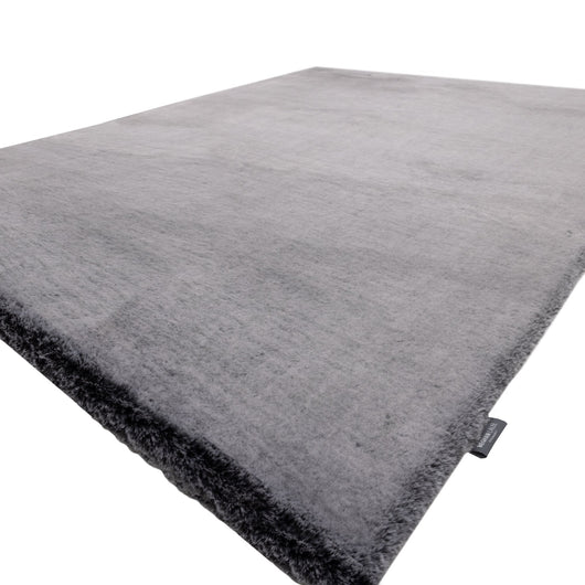 Hochflor Teppich mit $42 \text{ mm}$ Florhöhe: Ein tiefer, samtweicher Tritt, der begeistert.