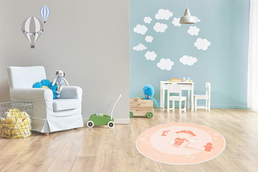 Von der Wiege bis zum Teenageralter: Ein vielseitiger Kinderzimmer Teppich, der sich jedem Alter anpasst.