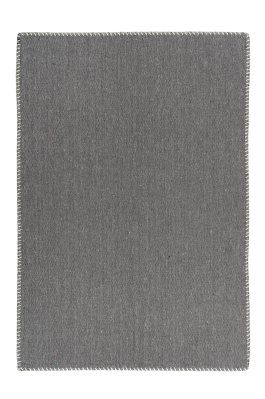 Schaffen Sie modernes Ambiente: Dieser flachgewebte Teppich in Grau/Taupe mit seinem stilvollen Vintage-Design ist die perfekte Ergänzung für jedes Wohnzimmer.