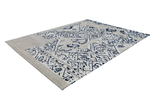 Der Jacquard-gewebte Teppich im Vintage-Design überzeugt nicht nur optisch, sondern auch durch seine weiche Haptik.