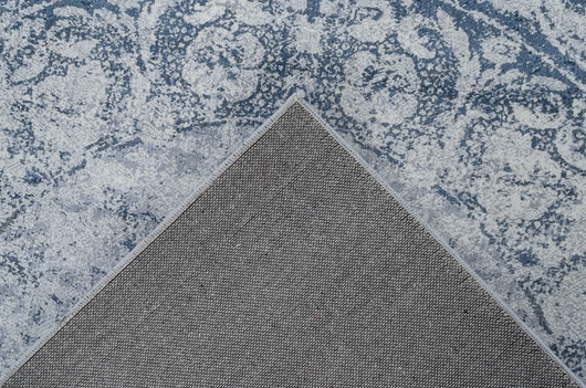 Suchen Sie einen sicheren Teppich? Der Läufer "Prayer 225" hat einen rutschfesten Rücken aus einem Baumwoll-Polyester-Mix, der für sicheren Halt auf glatten Böden sorgt. Darüber hinaus ist er für den Einsatz auf Fußbodenheizungen geeignet, was ihn noch vielseitiger macht.