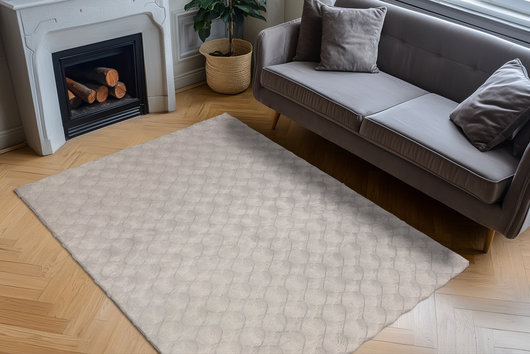 Dieser elegante Hochflor Teppich in Grau eignet sich ideal für moderne Wohnkonzepte, da er Wärme, Gemütlichkeit und stilvolle Ästhetik in perfekter Weise miteinander verbindet.