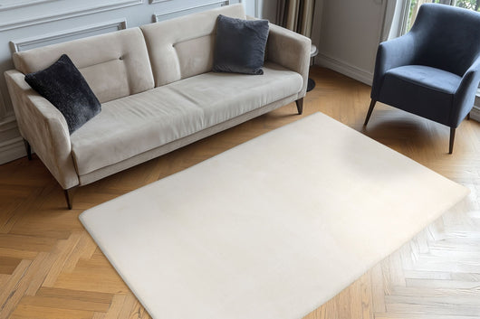 Premium-Materialmix: Die Kombination aus $90 \text{ \% Polyester}$ und $10 \text{ \% Baumwolle}$ gewährleistet Langlebigkeit und eine samtweiche Oberfläche.