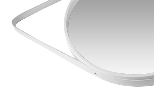 Mattierte Eleganz: Die matte Lack-Beschichtung in Weiß verleiht dem Rahmen eine zeitlose und pflegeleichte Oberfläche.

