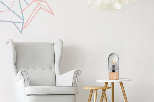Setzen Sie stilvolle Akzente: Diese elegante Lampe ist die perfekte Wahl für Moderne Tischlampen Wohnzimmer und Nachttische.