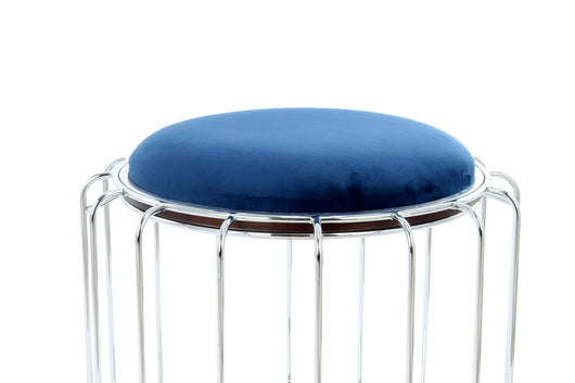 Verwandeln Sie Ihren Raum im Handumdrehen mit diesem cleveren Hocker und Beistelltisch.
