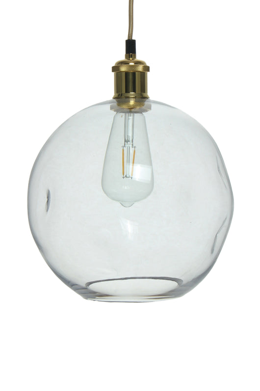 Die Hängelampe "Natalie 125" ist mehr als nur eine Lichtquelle. Ihr lichtdurchlässiger Glasschirm schafft wunderschöne Lichteffekte, die eine besondere Stimmung erzeugen. Ob über dem Esstisch, in der Küche oder im Wohnzimmer, diese Lampe sorgt für eine warme und einladende Beleuchtung, die begeistert.