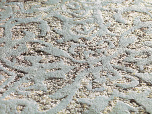 Der Teppich im Shabby Chic-Design schafft mit seinen dezenten Farben eine besonders gemütliche Atmosphäre.