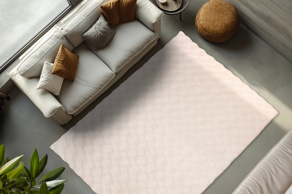Dieser luxuriöse Hochflor Teppich in Creme schafft mit seinem weichen Flor, der warmen Farbgebung und seinem eleganten Look ein einladendes Wohnambiente, das jeden Raum optisch aufwertet.