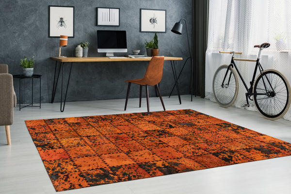 Als Natur Fell Teppich ist die "Voila 125" ein moderner Charakter. Die quadratischen Stücke sind handgenäht und ergeben ein stimmiges Patchwork-Muster. Äußerst robust und pflegeleicht.

