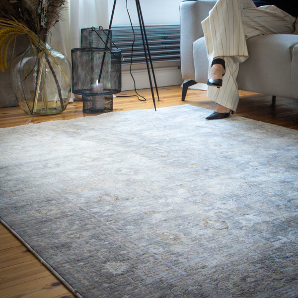 Mon tapis Everest Grey – Une élégance intemporelle pour votre maison 435*