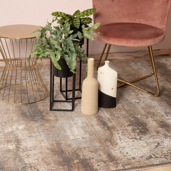 Ein hochdetailliertes Design und eine dichte Webung machen diesen Kurzflor Teppich zu einem echten Highlight in Ihrem Zuhause.
