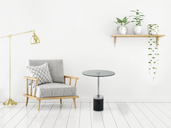 Der Beistelltisch Lana 125 im eleganten Graphit und Schwarz bietet eine perfekte Mischung aus Funktionalität und Design. Mit seiner robusten Glasplatte und Marmor-Optik wird dieser Tisch zum Highlight in jedem Raum.