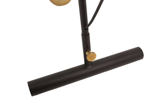 Diese moderne Stehlampe im Factory-Design überzeugt mit ihrer harmonischen Erscheinung.